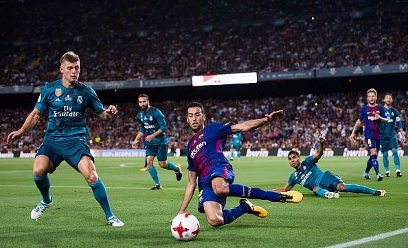 Top 7 defensive midfielders in the world