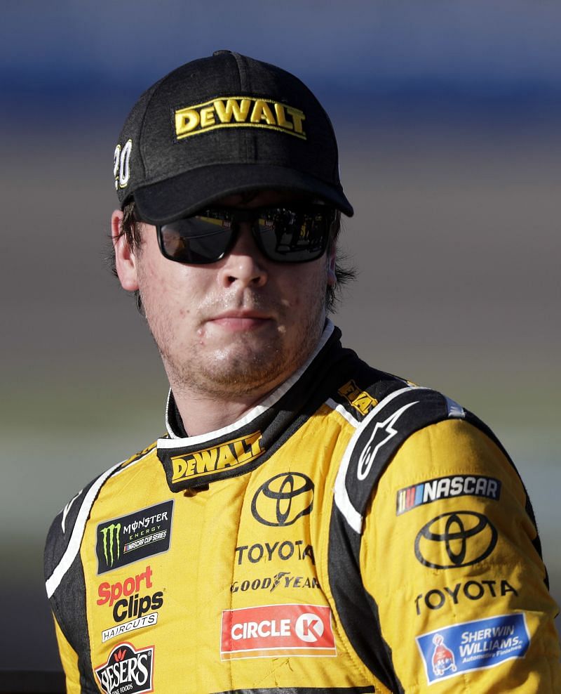 Erik Jones claims pole for 1st NASCAR playoff race in Vegas