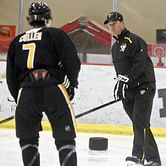 Penguins coach Sullivan taking leave after father's death