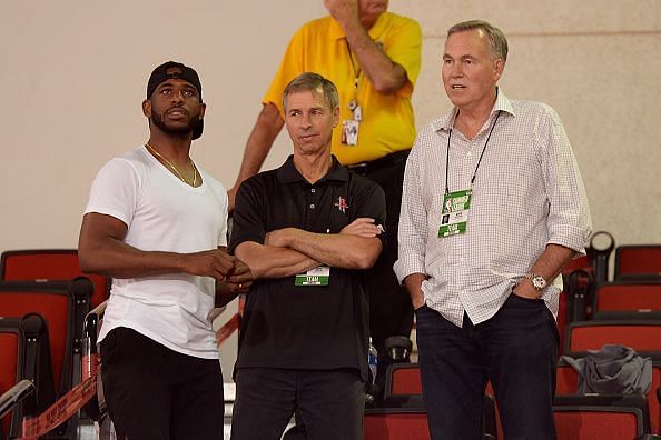 Jeff Bzdelik (center) with Chris Paul (left) and Mike D&#039;Antoni (right)