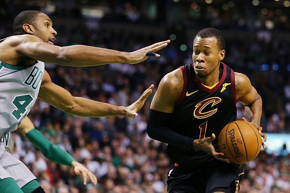 Cleveland Cavaliers v Boston Celtics