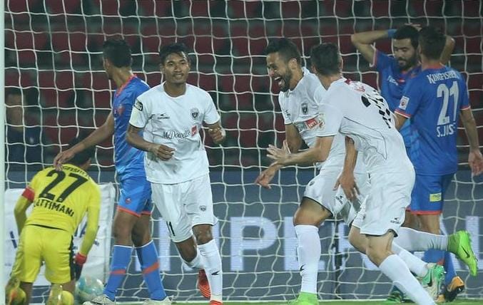 ISL 201718 नॉर्थईस्ट यूनाइटेड एफसी ने एफसी गोवा को 21 से हराया