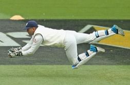 Top 4 Indian ODI bowlers who capitalized on Dhoni's keeping mastery.