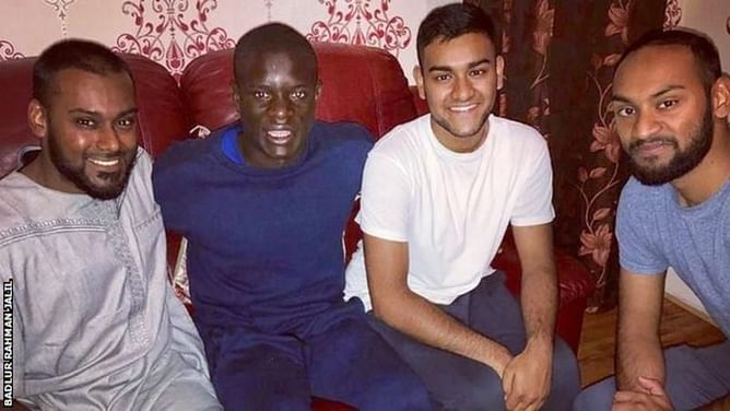 Chelsea's N'Golo Kante hangs out with fans after missing his train to Paris