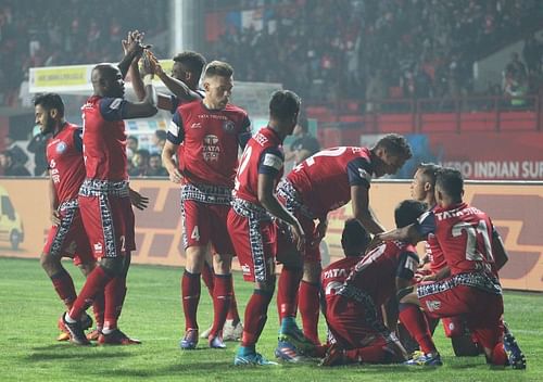 Jamshedpur FC celebrate the goal of Jerry Mawhmingthanga of Jamshedpur FC  during the previous season