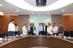 mjunction joins hands with Sporty Solutionz to create e-auction solutions for sports