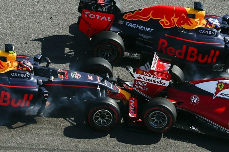 Kvyat colliding with Sebastian Vettel on the run down to turn 2 (2016)