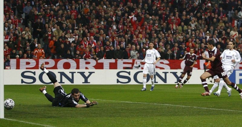 Image result for roy makaay goal vs real madrid