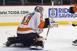 Flyers top Islanders behind Stolarz's 31 saves