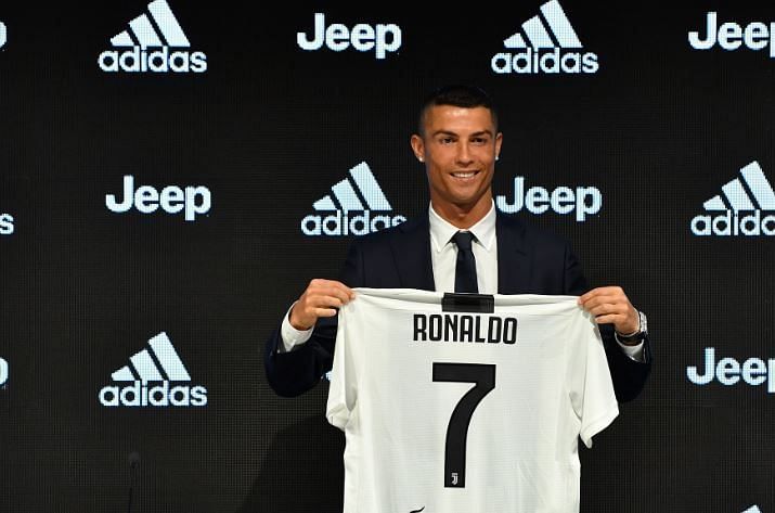 Ronaldo signs for Juventus