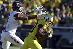 Herbert has 6 TDs in Oregon's 58-24 win over Bowling Green