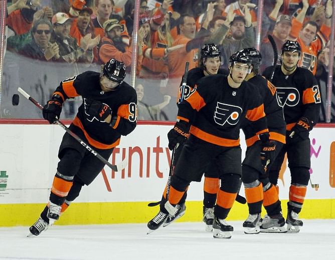 Voracek puts Flyers ahead, defense shines in win over Devils