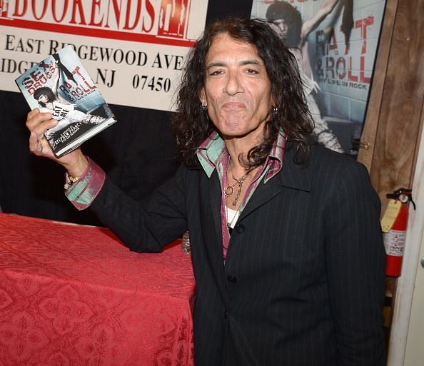 Stephen Pearcy of Ratt at a signing for his book 