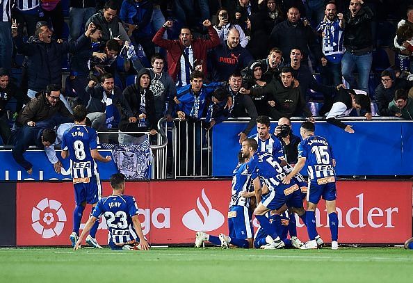 Deportivo Alav&Atilde;&copy;s players celebrate during their 1-0 win versus Real Madrid on October 6