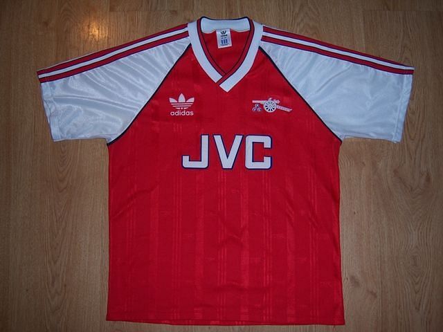 Arsenal won the league in the 1990/91 season with this kit