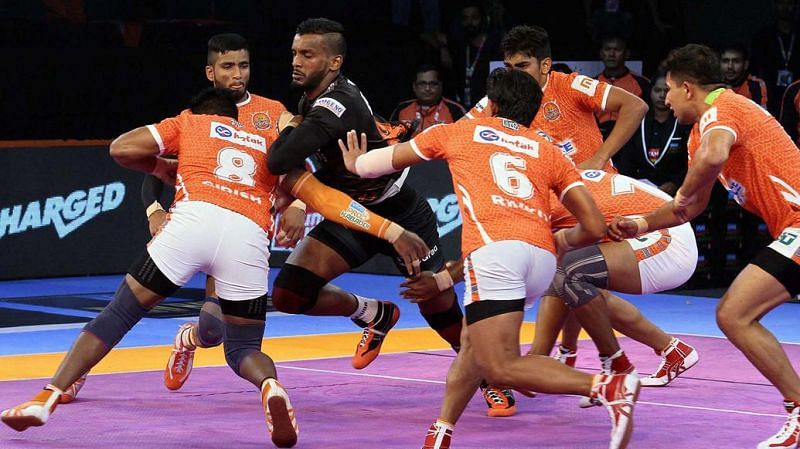 Puneri Paltan defence was in good form on Sunday night