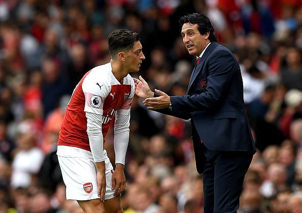 New head coach Unai Emery has a close working relationship with Mesut Ozil