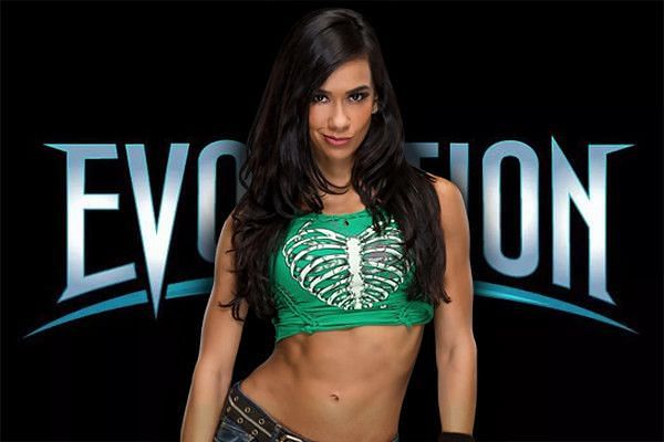 5 last minute predictions for WWE Evolution