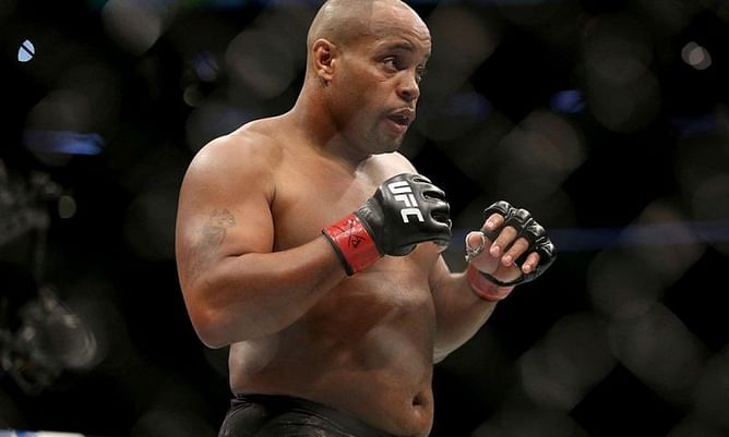 UFC 230 News: Daniel Cormier "Not 100%" For Title Fight Against Derrick Lewis
