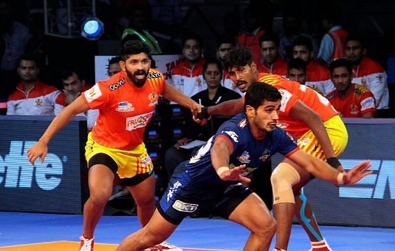 प्रो कबड्डी 2018: हरियाणा स्टीलर्स ने गुजरात फॉर्च्यूनजायंट्स को 32-25 से हराया