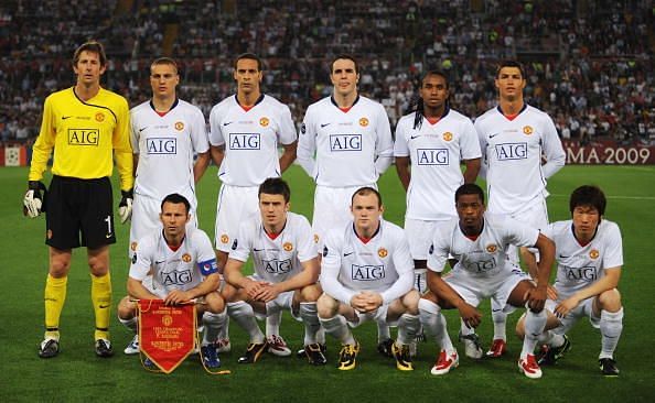 Manchester United side posing for a photograph before the 2008-09 UCL final against Barcelona