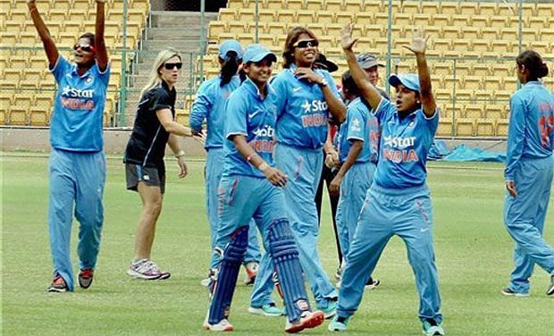 Veda congratulates Harmanpreet and Jhulan, who batted out a few overs to take India&#039;s chase deep.