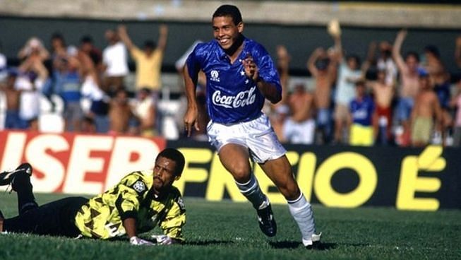 Ronaldo playing for Cruzeiro
