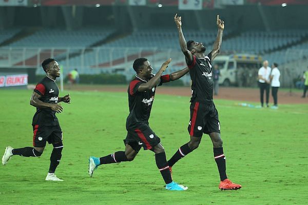 Rowllin Borges (right) celebrates his goal with other NEUFC players [Credits: ISL]