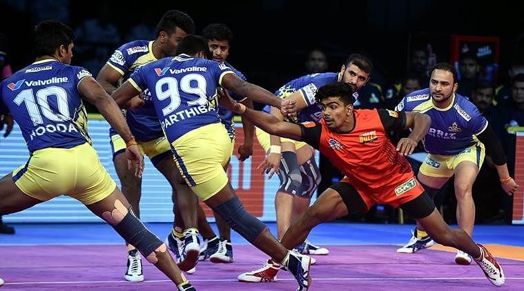 Will the Paltan be able to stop the charge of the rampant raiders from Bengaluru?