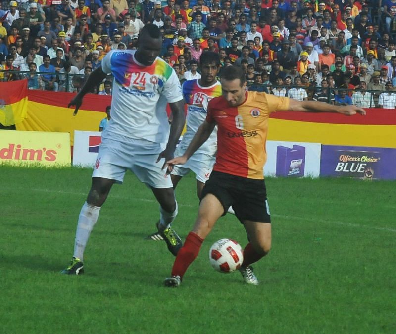 Mahmoud Al Amna (right) of East Bengal in action during the Calcutta Football League (Image: Twitter/@eastbengalfc)