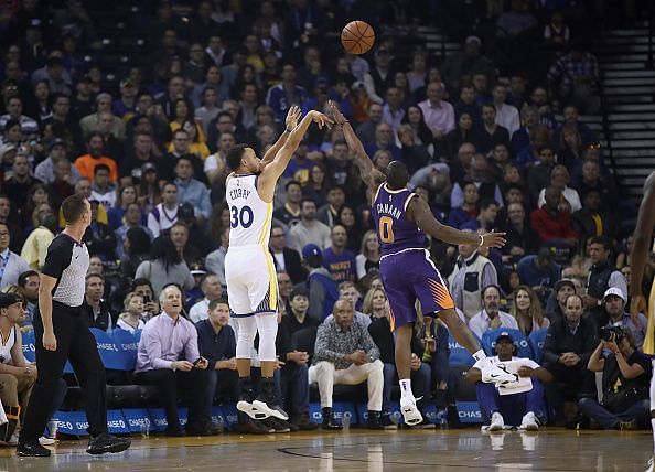 Stephen Curry&#039;s show continues