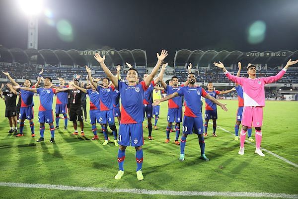 Bengaluru FC players celebrate with the fans after the game [Credits: ISL]
