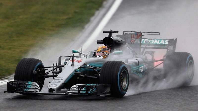 Lewis taking on the fickle weather at Suzuka (2017)
