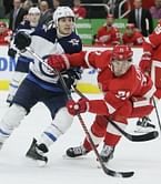 Byfuglien's late goal gives Jets 2-1 win over Red Wings