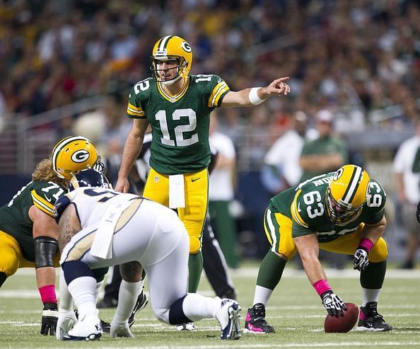 Rodgers and the Packers are looking to end the Rams&#039; perfect start