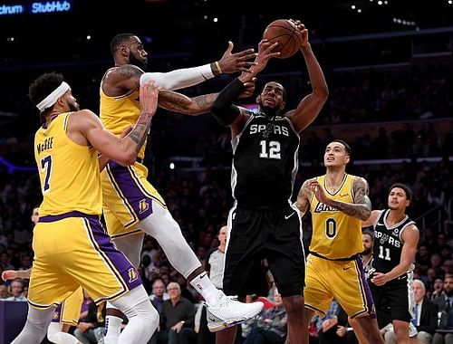 San Antonio Spurs v Los Angeles Lakers