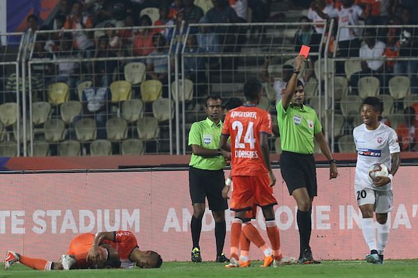 Diego Carlos came on in the 65th minute for FC Pune City but left unceremoniously before the final whistle could blow (Image Courtesy: ISL)