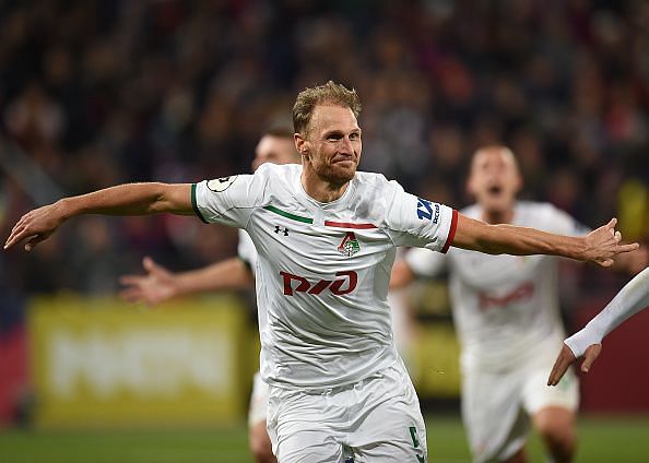Benedikt Howedes scored the only goal against CSKA Moscow to grant his team a second consecutive victory