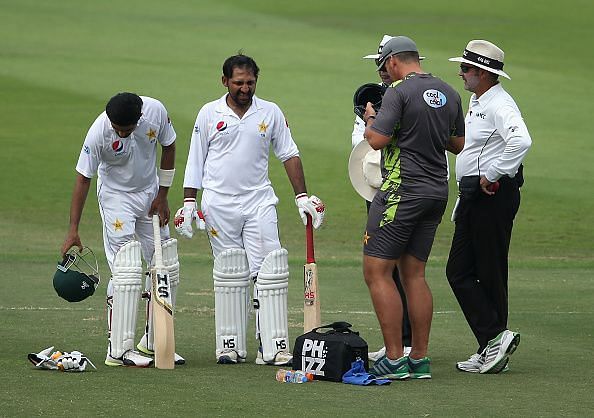 Sarfaraz Ahmed is being treated after being hit on his helmet