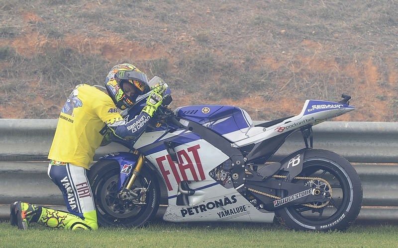 Image result for valentino rossi m1 2010 final image