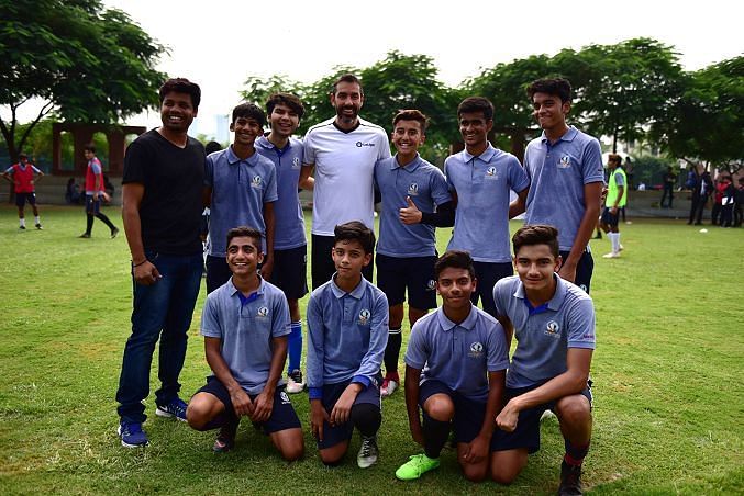 Robert Pires, LaLiga Ambassador with Young Footballers