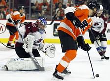 Rantanen scores twice, leads Avalanche past Flyers 4-1
