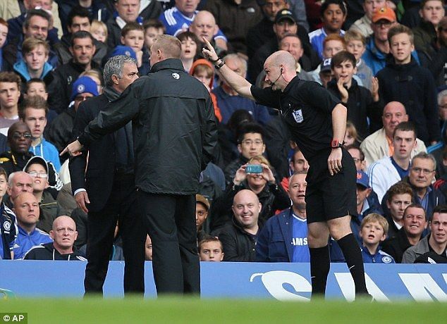 Anthony Taylor sends Mourinho on his way to the stands. (IMAGE: AP)