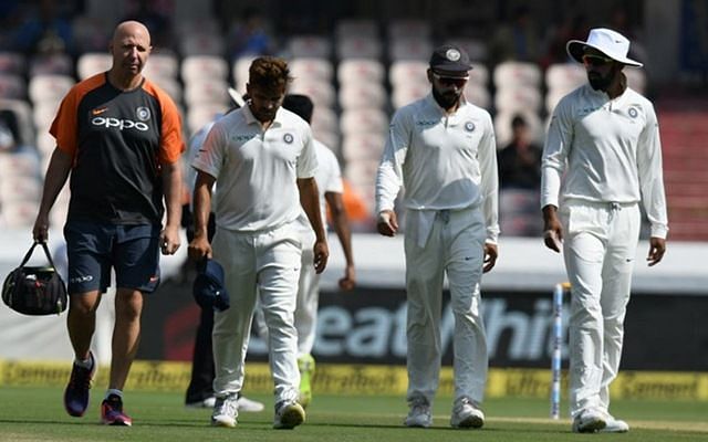 Shardul Thakur hobbled off the field with a groin injury