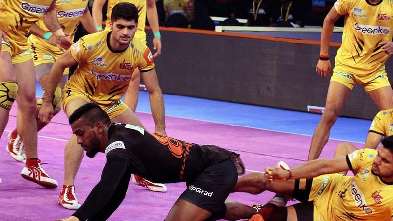 Siddharth Desai was again in the thick of things with his 17 raid points.