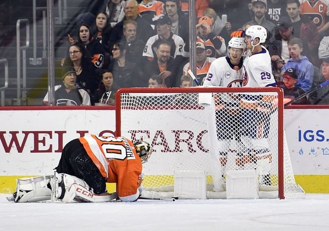 Nelson scores twice, Islanders rout Flyers 6-1