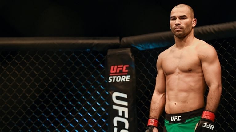 Artem Lobov with a classy gesture