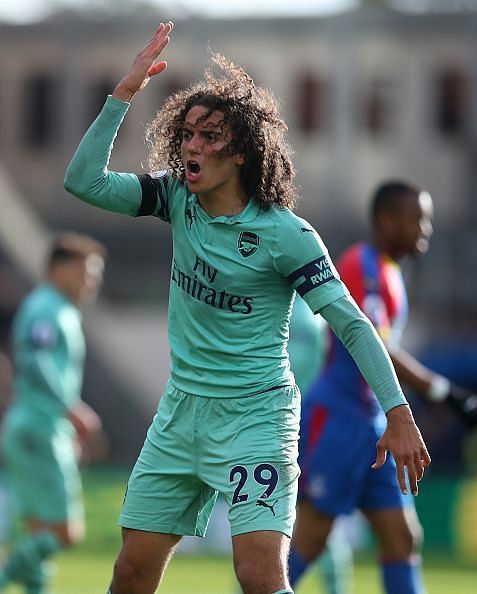 Matteo Guendouzi protesting a decision made by the referee during the game at Selhurstpar