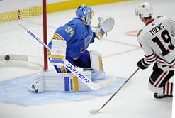 Toews completes hat trick in OT, Blackhawks beat Blues 5-4