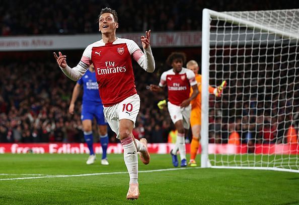 Jamie Carragher reveals what Mesut Ozil has to do at Arsenal to become a legend